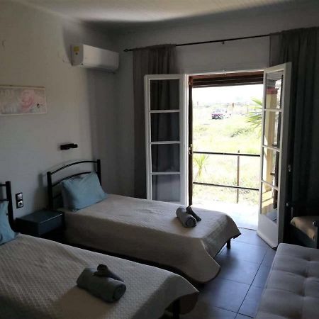 Issos Apartments Agios Georgios  Eksteriør billede