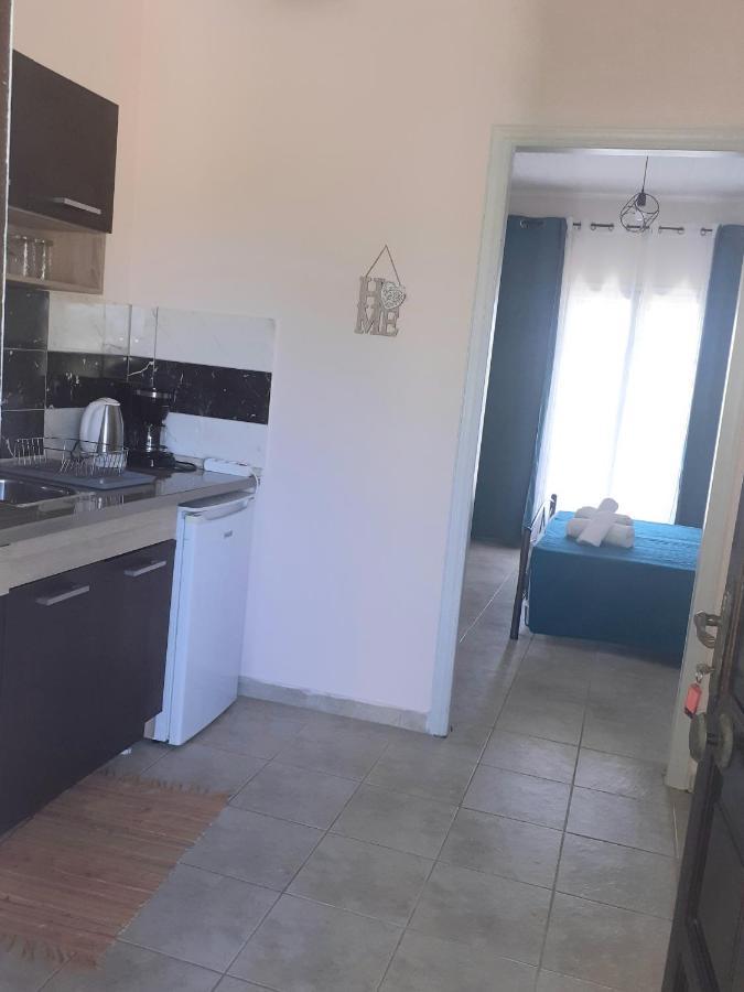 Issos Apartments Agios Georgios  Eksteriør billede