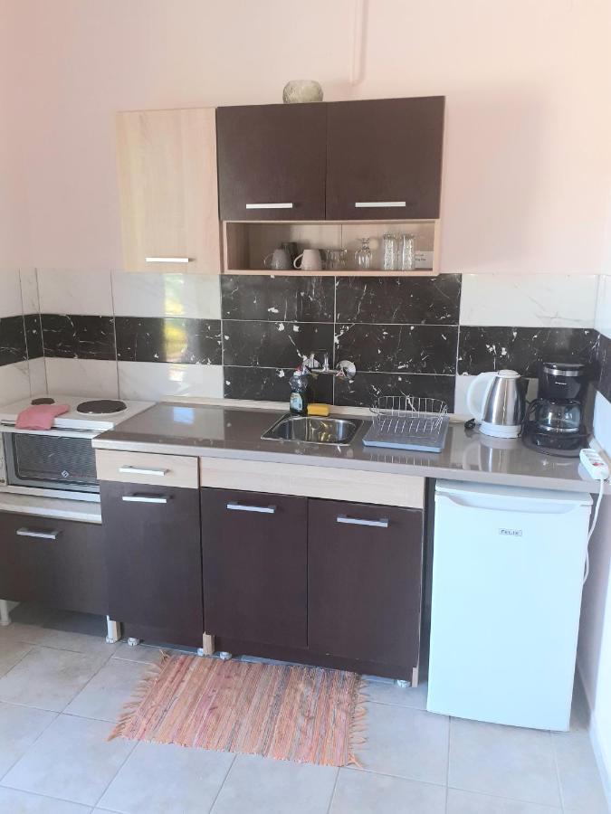 Issos Apartments Agios Georgios  Eksteriør billede