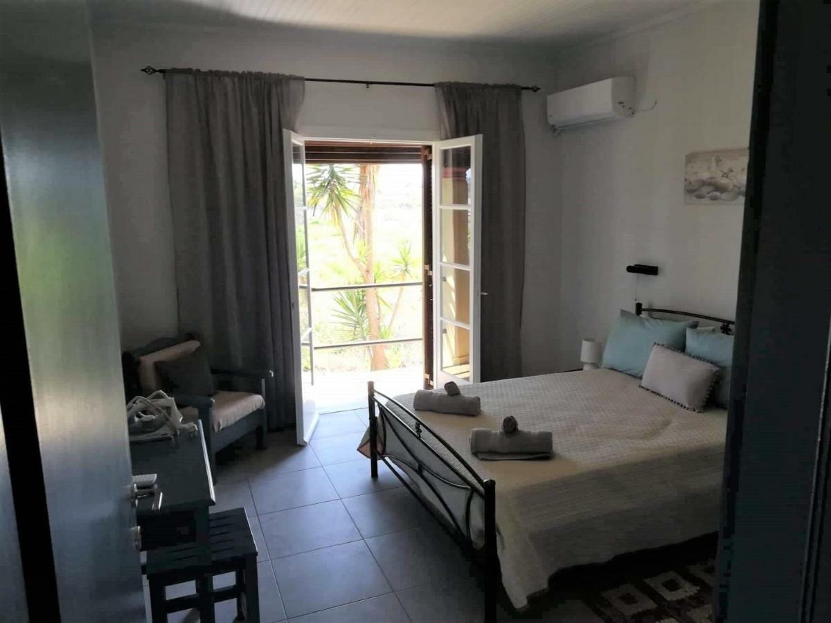 Issos Apartments Agios Georgios  Eksteriør billede